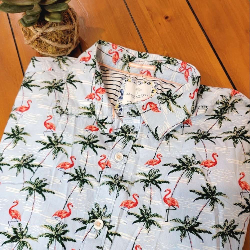 🏷Denim & Flower Flamingo Button Down